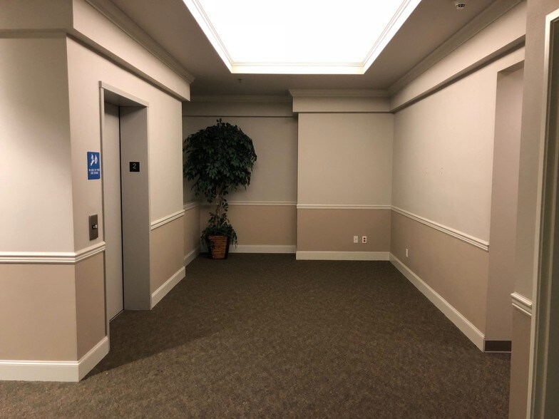 More Photos Of 314 W 15th St, Vancouver Office For Lease