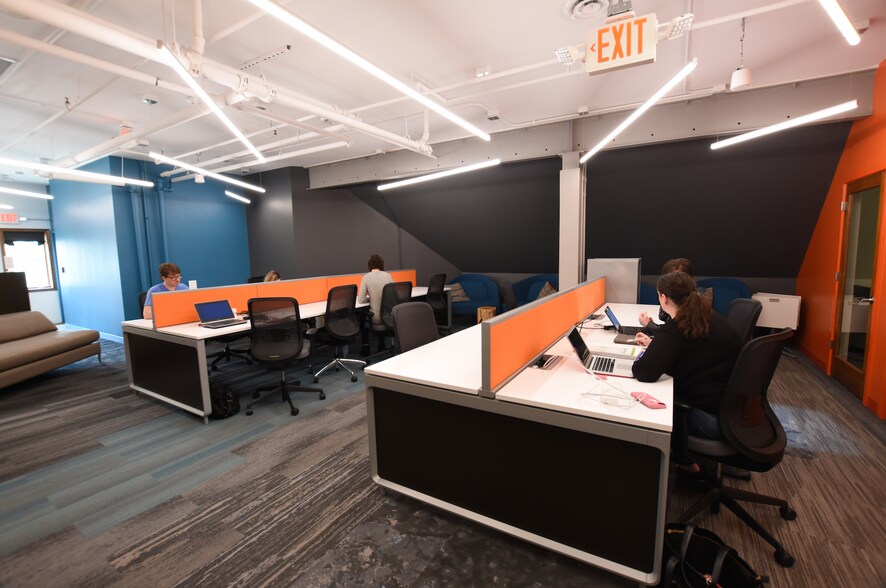 More Photos Of 25 N River Ln, Geneva Coworking Space
