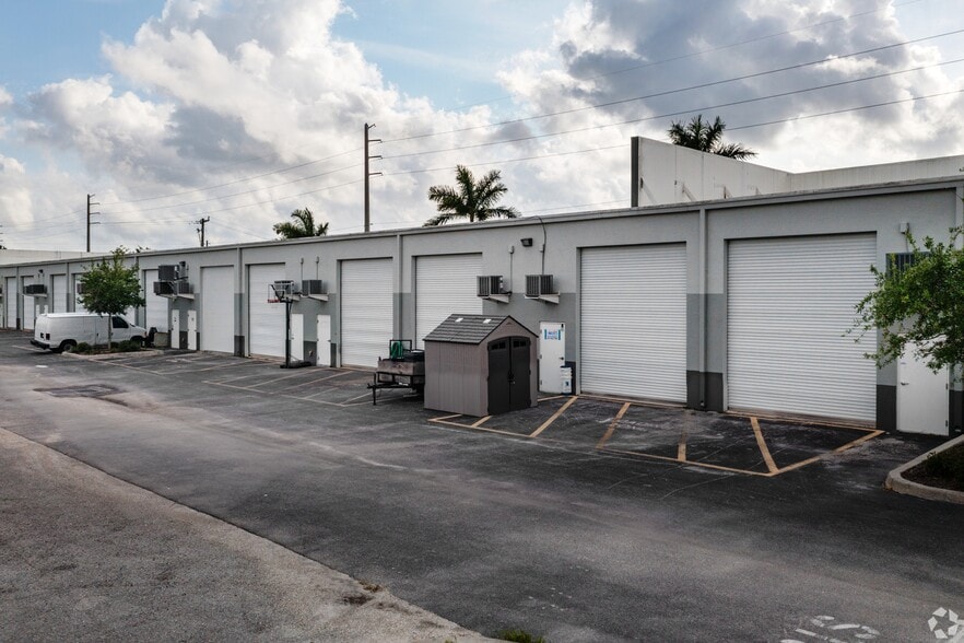 More Photos Of 6660 Taylor Rd, Punta Gorda Flex For Sale
