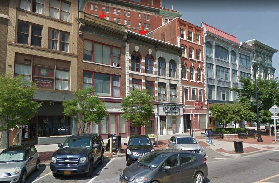 More Photos Of 73 Court St, Binghamton Apartments For Lease