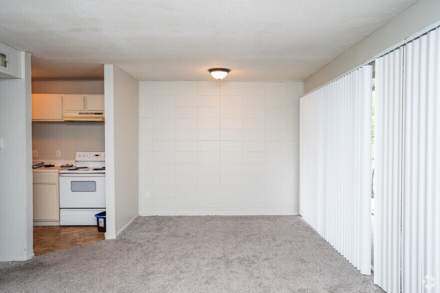 More Photos Of 1605 N West St, Jackson Apartments For Sale