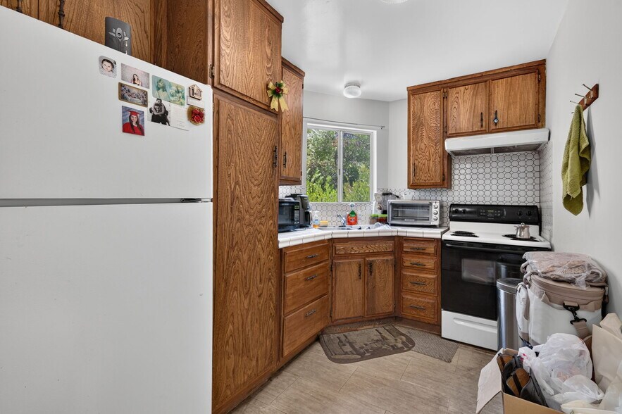 More Photos Of 1459 Stanley Ave, Glendale Apartments For Sale