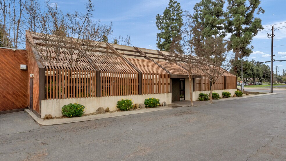 More Photos Of 4685 N Cedar Ave, Fresno Office For Sale