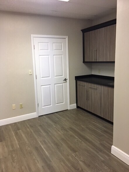 More Photos Of 227 Power Ct, Sanford Light Distribution For Lease