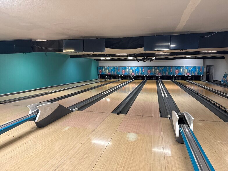 More Photos Of 215 S Church St, Salmon Sports And Entertainment For Sale