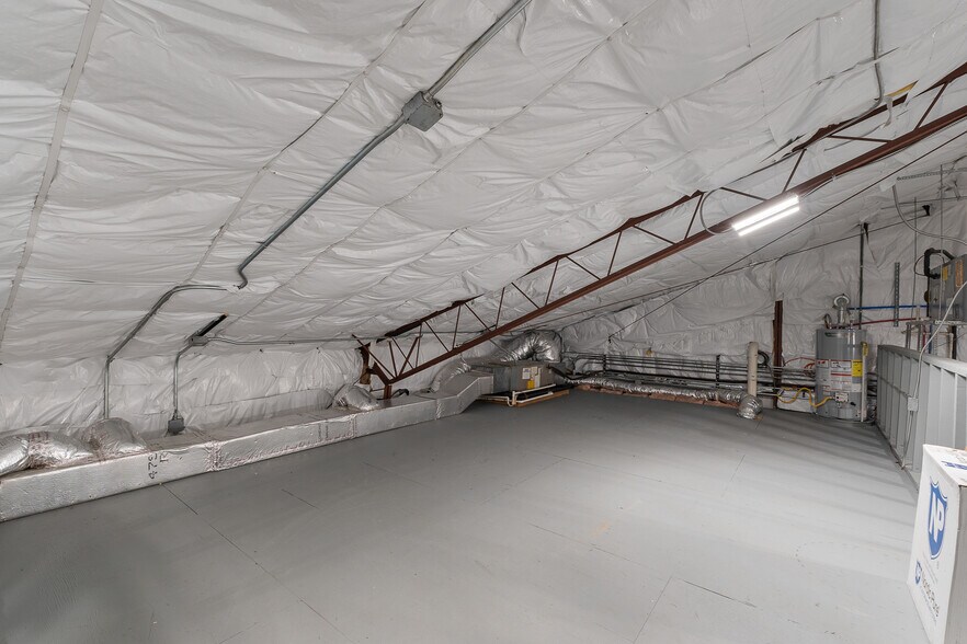 More Photos Of 1294 Midland Trl, Milton Flex For Sale