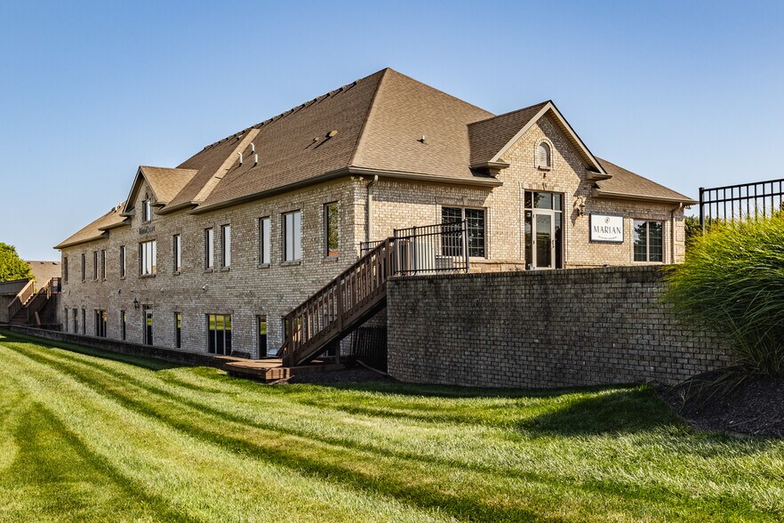 More Photos Of 698 Oldefield Commons Dr, Greenwood Medical For Sale