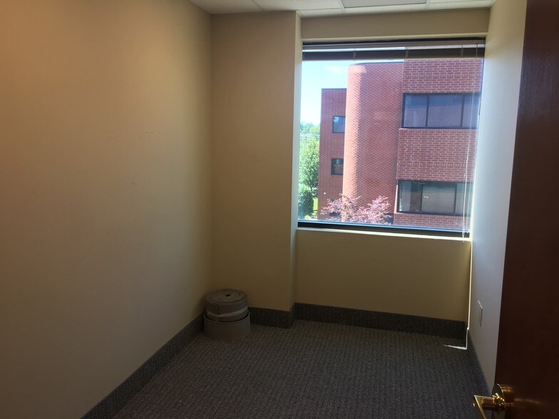 More Photos Of 280 State Route 35, Red Bank Medical For Lease