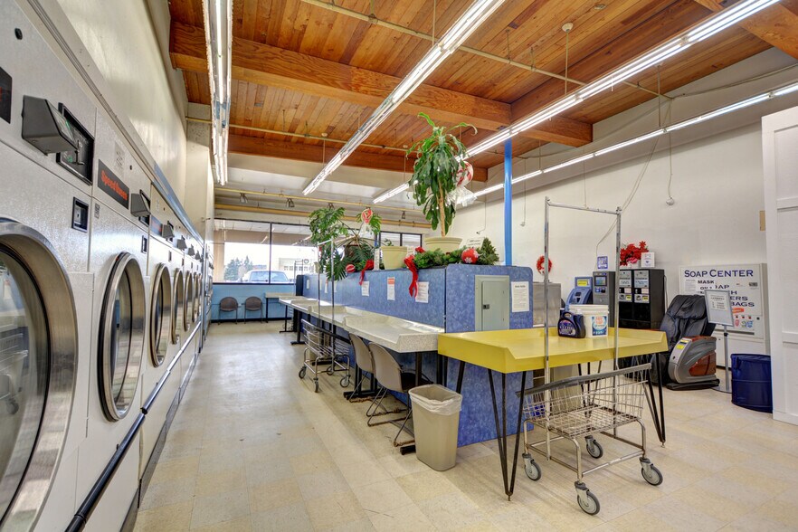 More Photos Of 1048-1052 State Ave, Marysville Storefront For Sale