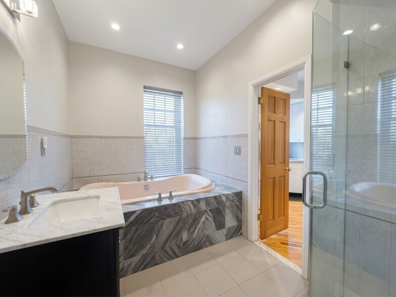 More Photos Of 2554 37th St, Astoria Apartments For Sale