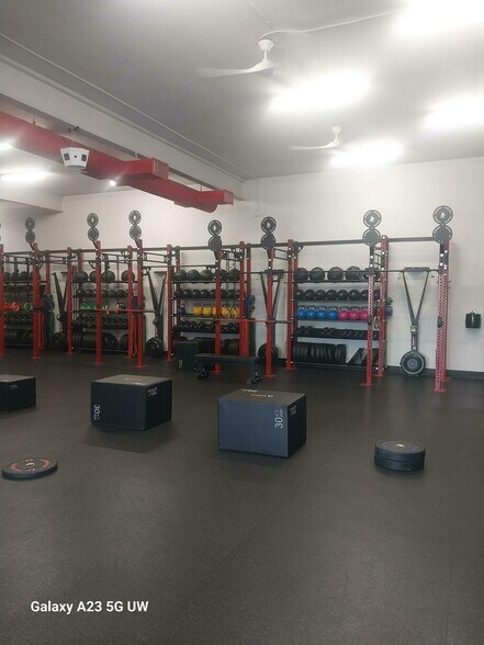 More Photos Of 126 Central Way, Kirkland Storefront For Lease