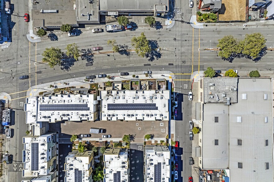 More Photos Of 986 W Grand Ave, Oakland Apartments For Lease