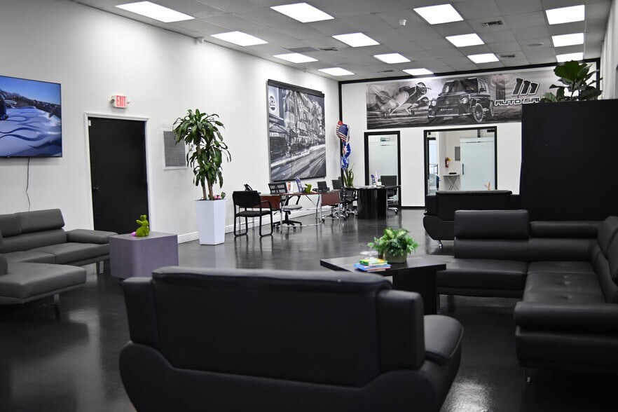 More Photos Of 4200-4250 NW 72nd Ave, Miami Warehouse For Lease