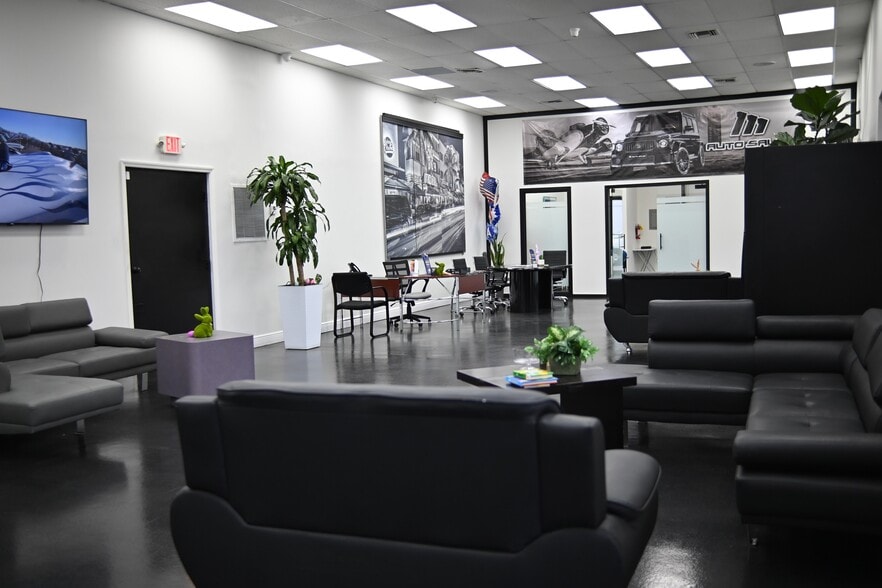 More Photos Of 4200-4250 NW 72nd Ave, Miami Warehouse For Sale