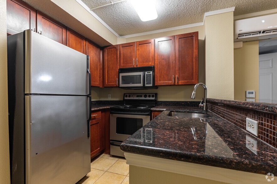 More Photos Of 1001 University Ave, Lubbock Apartments For Lease