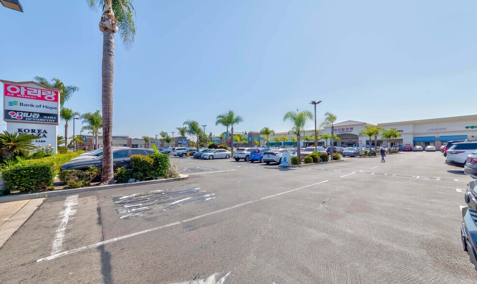 More Photos Of 9562-9580 Garden Grove Blvd, Garden Grove Storefront Retail Office For Lease