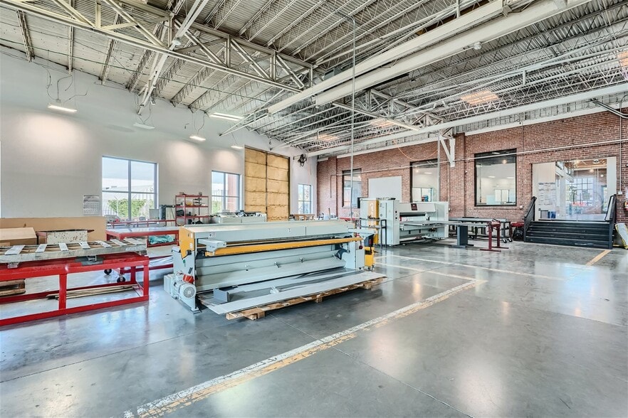 More Photos Of 389 S Lipan St, Denver Warehouse For Sale