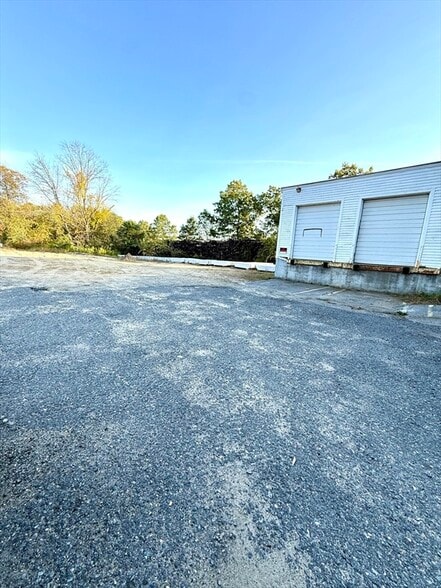 More Photos Of 55 Mill St, Brookfield Industrial For Sale