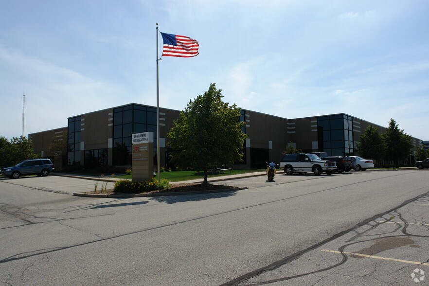 More Photos Of W165 N5731 Ridgewood Dr, Menomonee Falls Warehouse For Lease