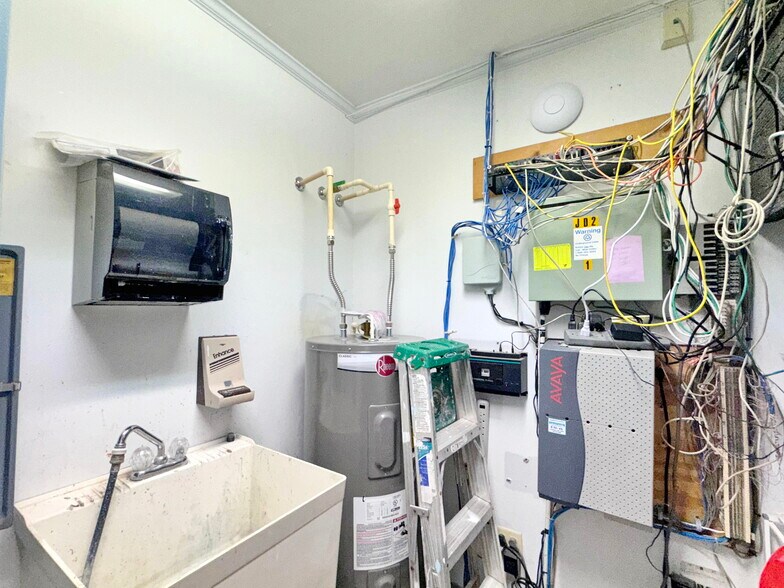 More Photos Of 8991 Redden Rd, Bridgeville Flex For Sale