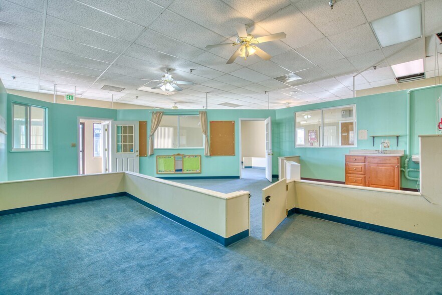 More Photos Of 5280 Spine Rd, Boulder General Retail For Lease