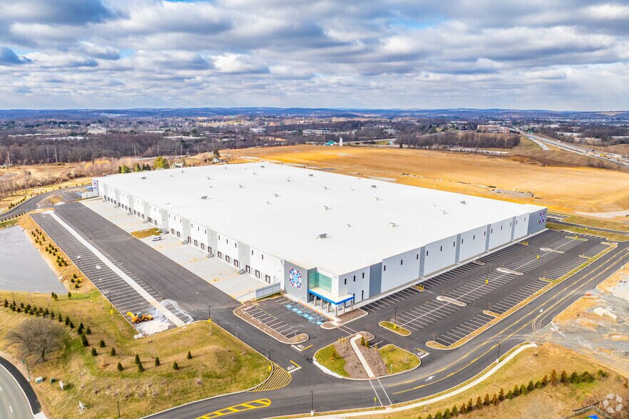 More Photos Of 1130 N Pottstown Pike, Exton Distribution For Lease