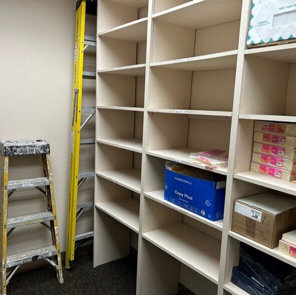 More Photos Of 240 Long Beach Rd, Island Park Office For Sale