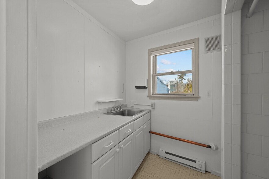 More Photos Of 649 Washington St, Attleboro Office Residential For Lease