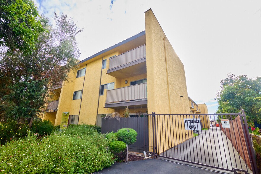 More Photos Of 15115 S Raymond Ave, Gardena Apartments For Sale