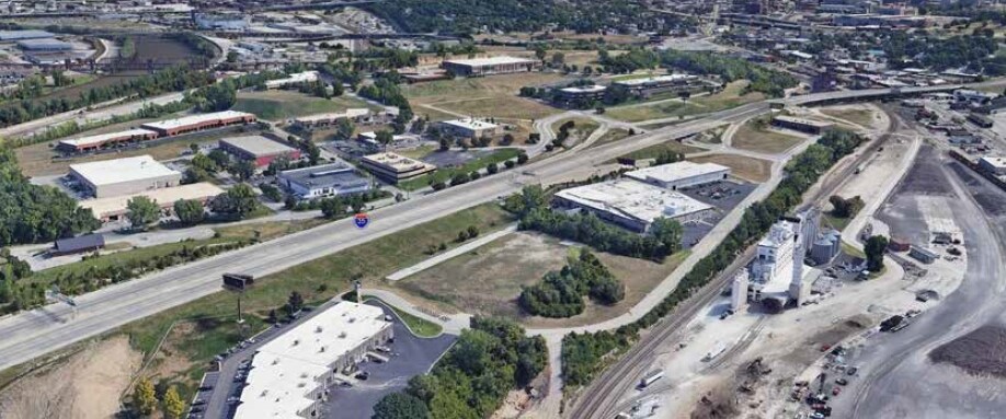 More Photos Of Adams St @ I-35, Kansas City Flex For Lease