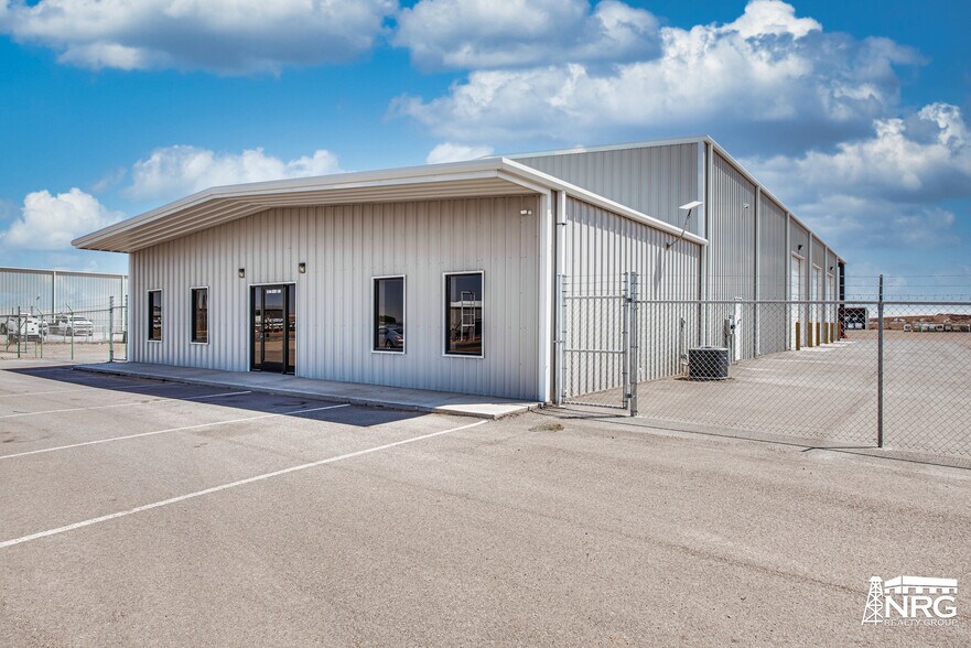 More Photos Of 2104 E County Road 130, Midland Warehouse For Lease