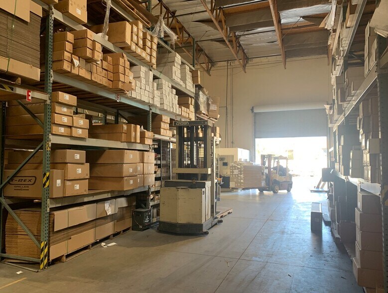 More Photos Of 2365 Railroad St, Corona Warehouse For Lease