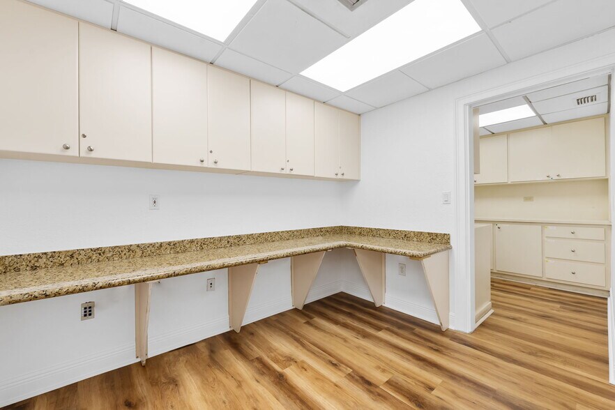More Photos Of 100 SE 15th Ave, Fort Lauderdale Medical For Lease
