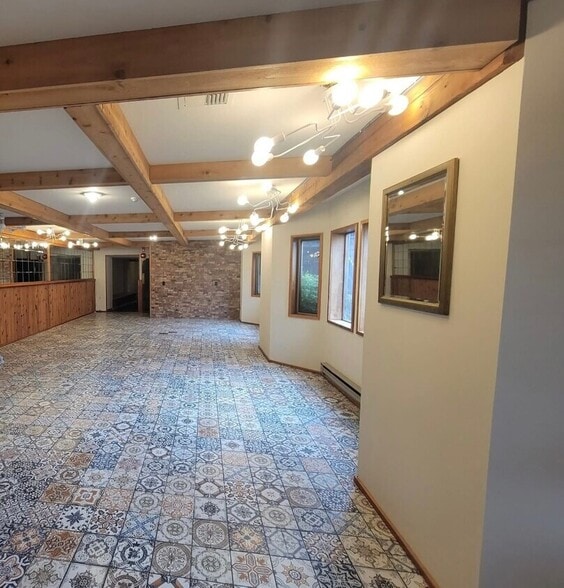 More Photos Of 117 E 1st St, Port Angeles General Retail For Lease