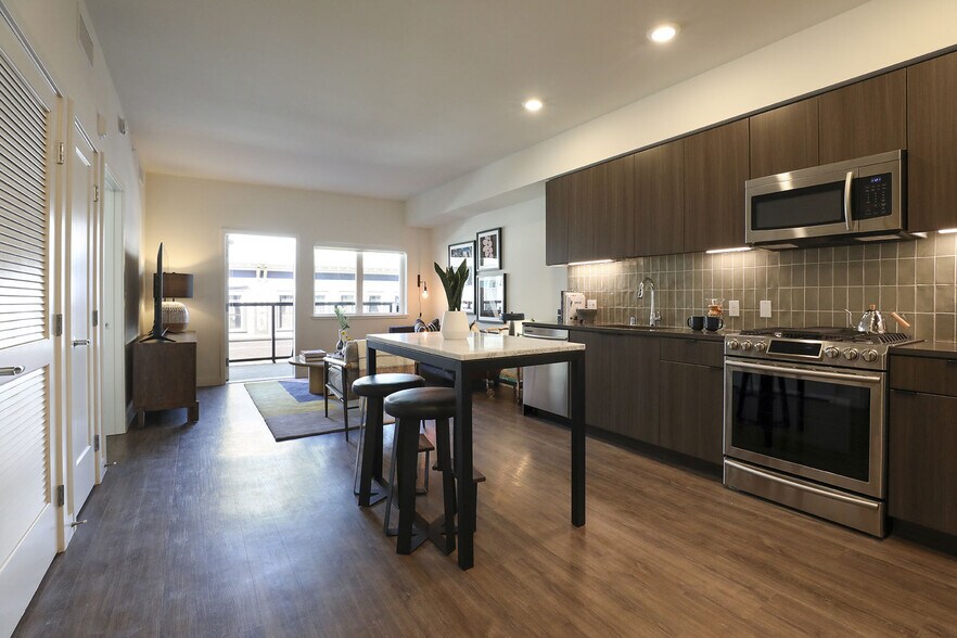 More Photos Of 1100 Webster St, Oakland Apartments For Lease