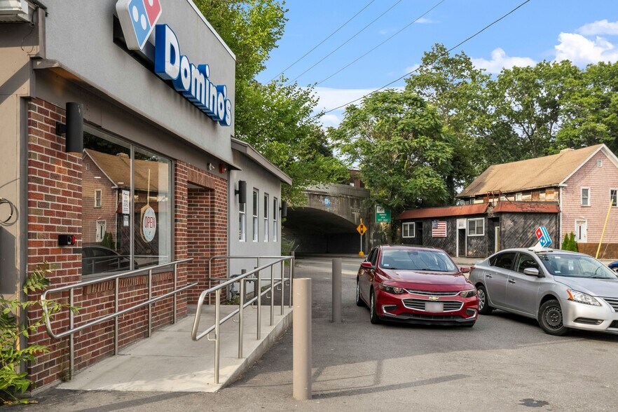 More Photos Of 604-610 Main St, Clinton Freestanding For Sale