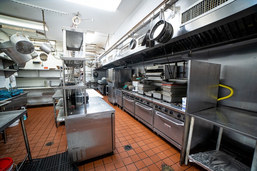 More Photos Of 1655 Sheepshead Bay Rd, Brooklyn Restaurant For Sale