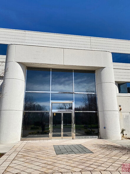 More Photos Of 200 Day Hill Rd, Windsor Office For Sale