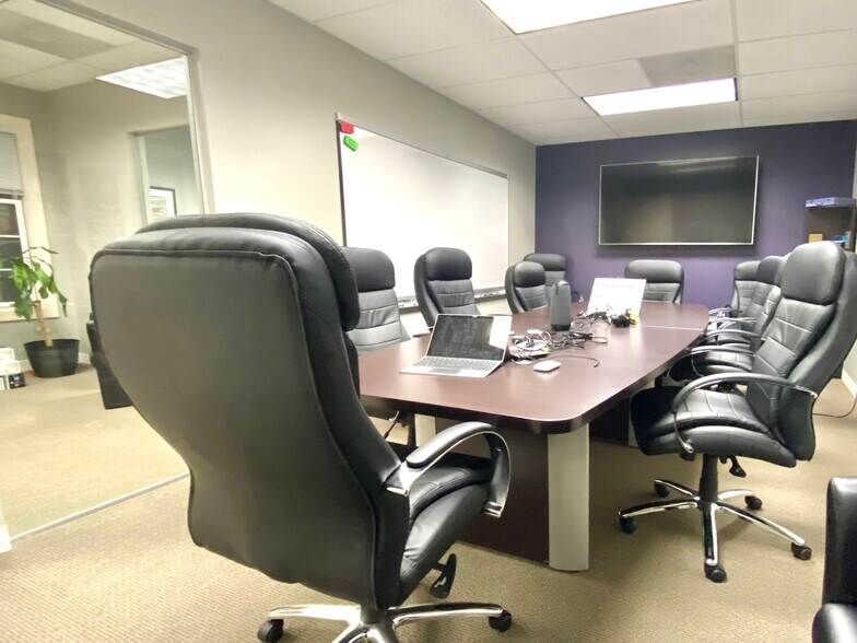 More Photos Of 7160 Chagrin Rd, Chagrin Falls Medical For Lease