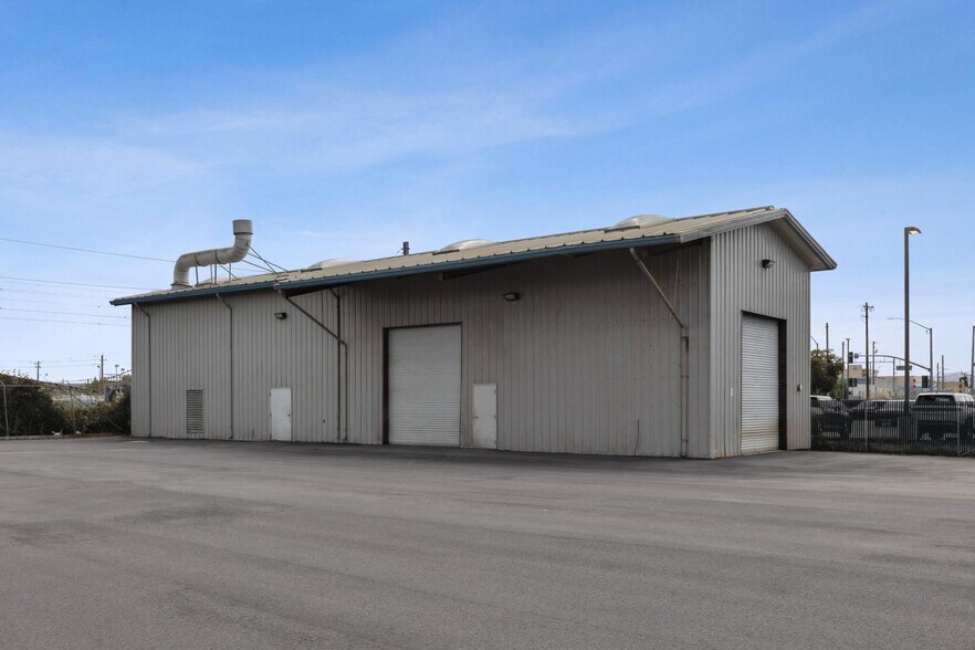 More Photos Of 149-151 S Linden Ave, South San Francisco Warehouse For Lease