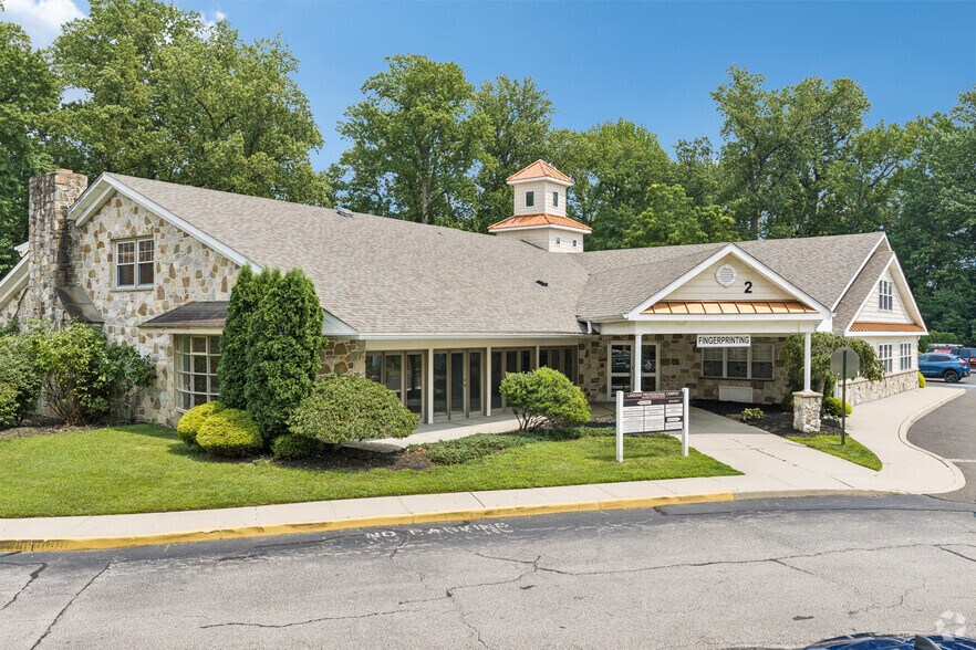 More Photos Of 190 N Evergreen Ave, Woodbury Office For Sale