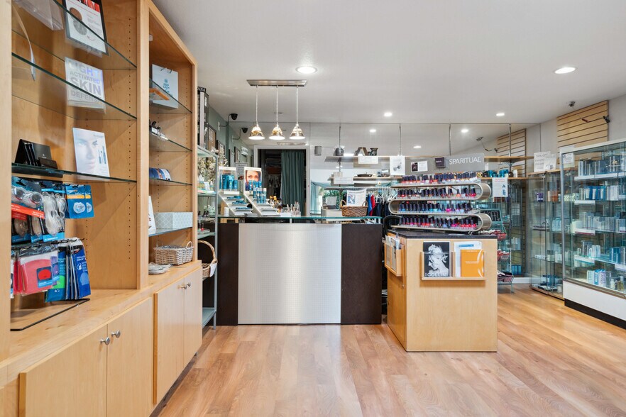 More Photos Of 200 Packet Landing Rd, Alameda Health Club For Sale