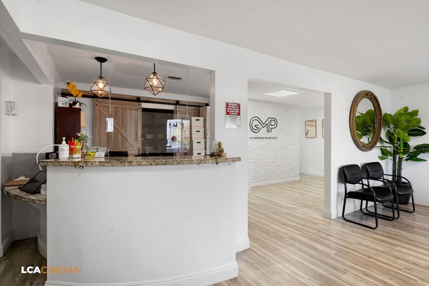 More Photos Of 3723 Wilson Rd, Bakersfield Office For Lease