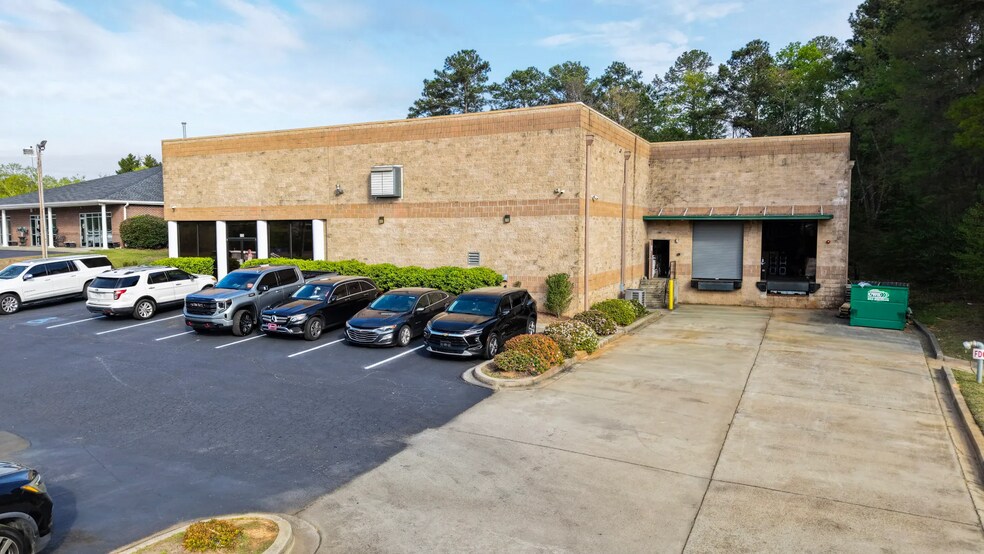 More Photos Of 115 Westpark Blvd, Columbia Manufacturing For Sale