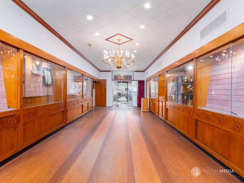 More Photos Of 1418 Newcastle St, Brunswick Storefront For Sale