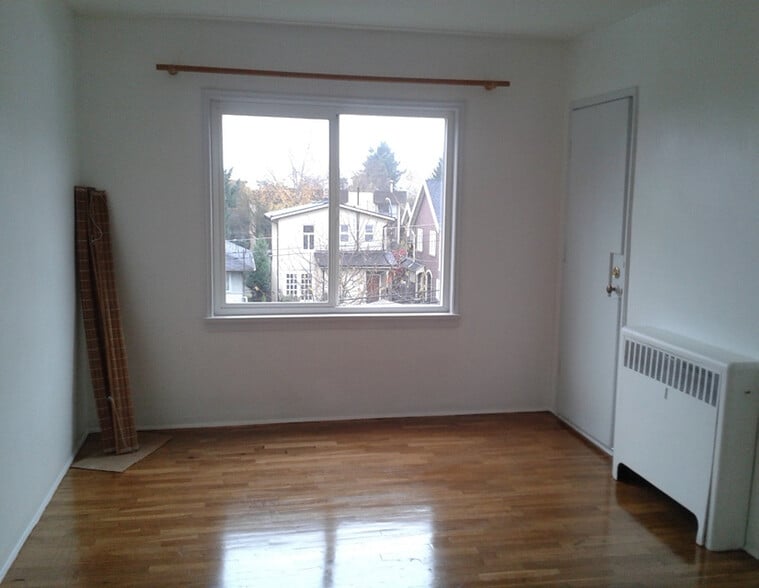 More Photos Of 1775 Adanac St, Vancouver Apartments For Sale