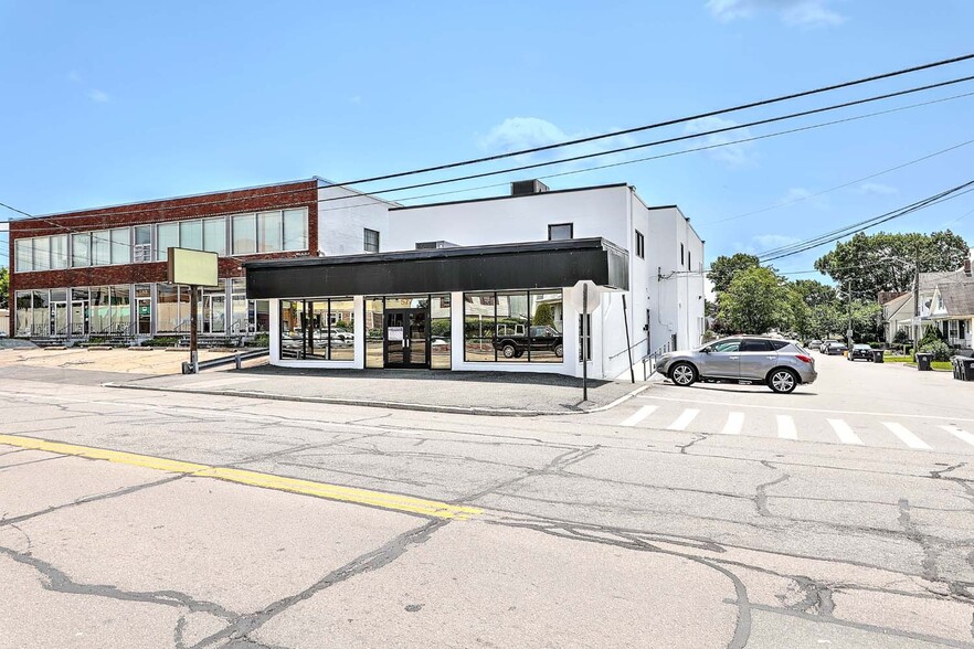 More Photos Of 577 Warren Ave, East Providence Storefront Retail Office For Sale