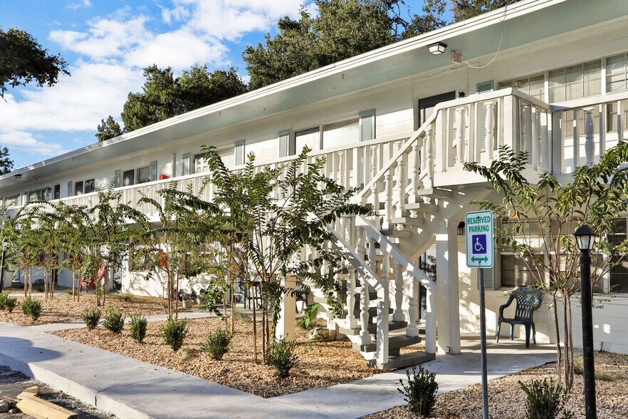 More Photos Of 1835 S Segrave St, South Daytona Apartments For Sale