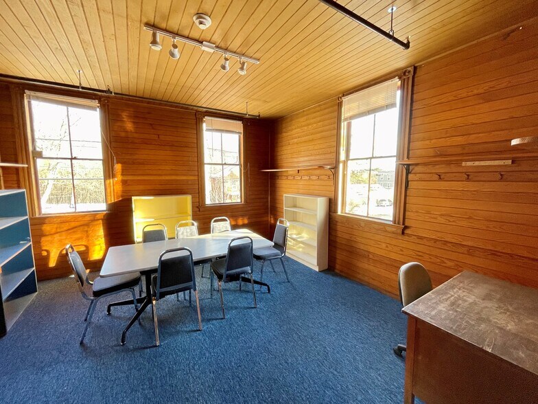 More Photos Of 12 Church Rd, Readfield Flex For Sale