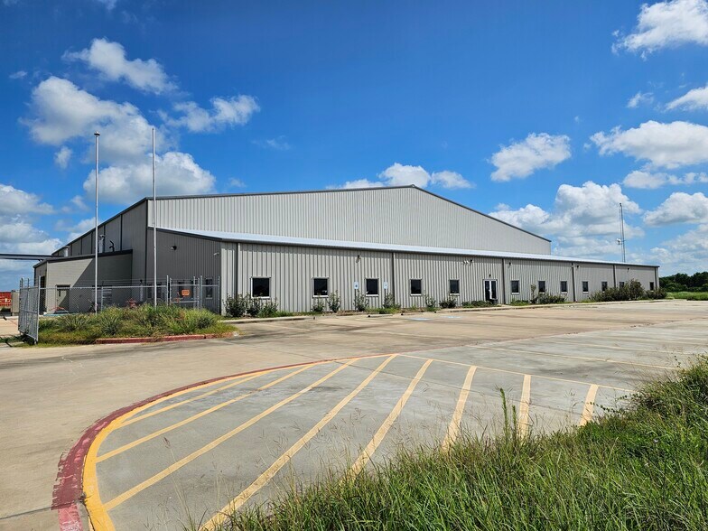 Primary Photo Of 51 County Road 171, Bay City Manufacturing For Sale